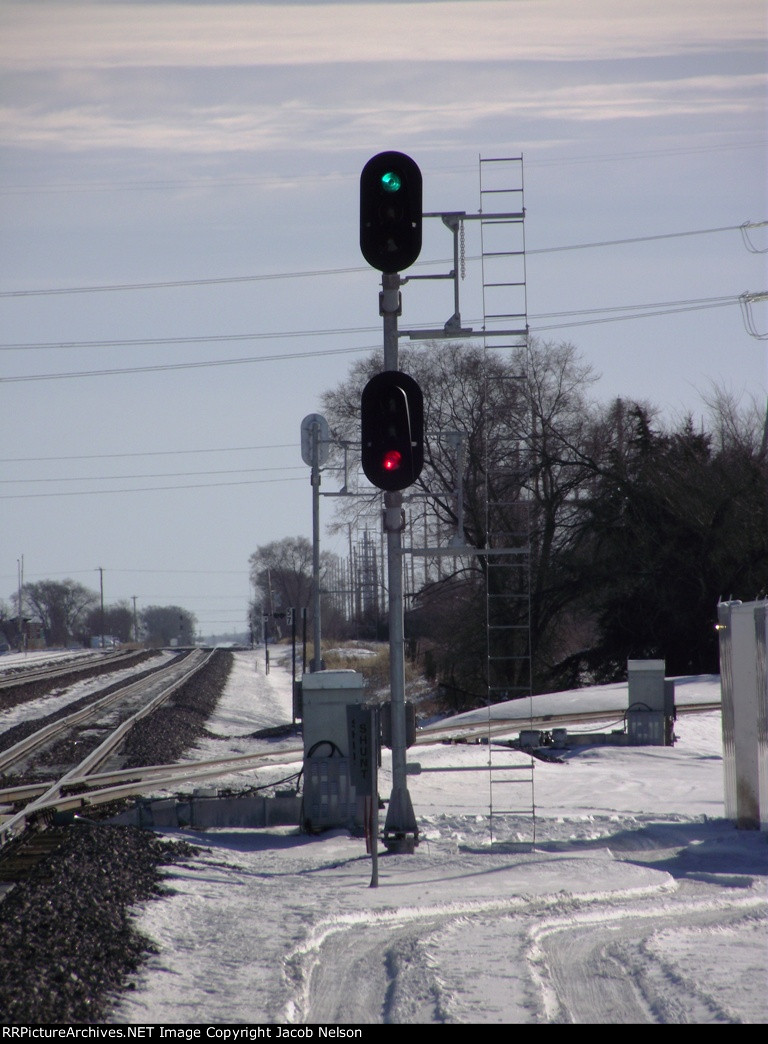 Double headed signal waiting on an EB.