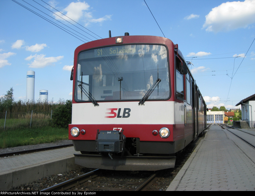 An SLB train waits for its departure time back to Salzburg