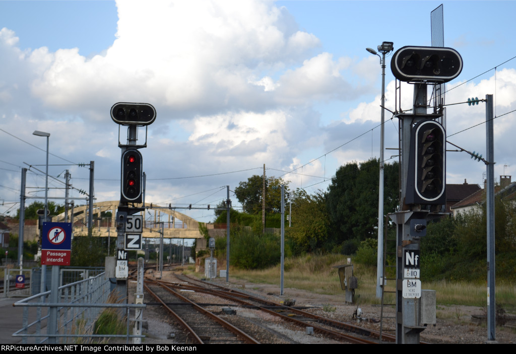 Signals at Abancourt Station