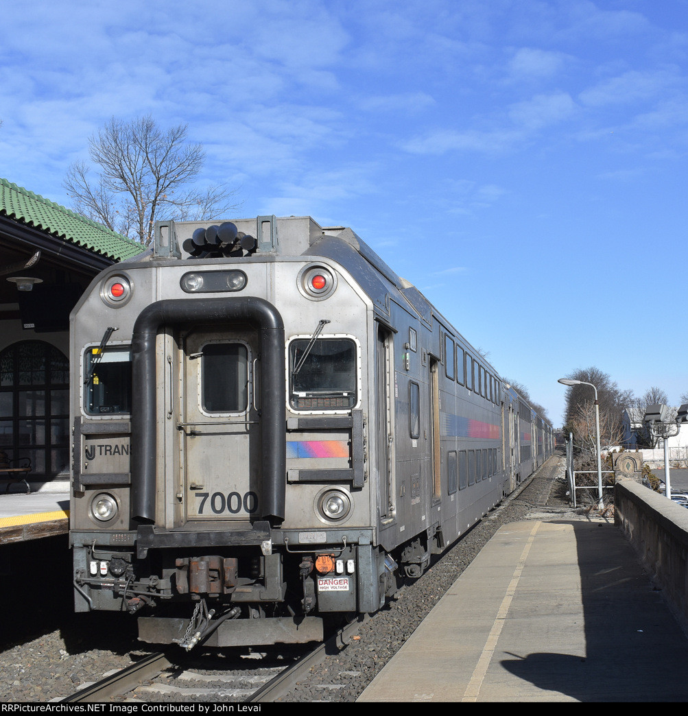NJT Multilevel Cab bringing up the rear of a local