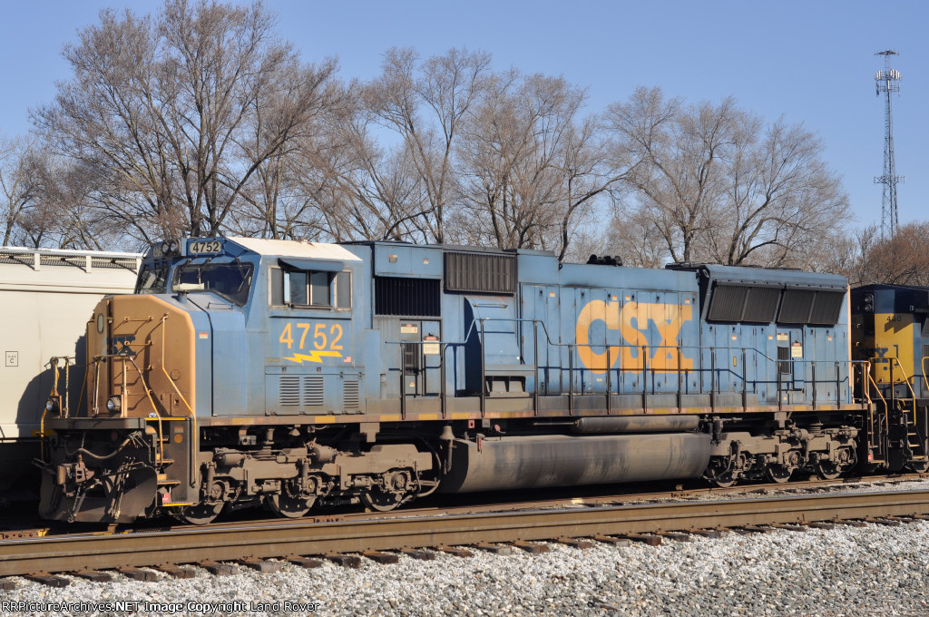 CSXT 4752 At New River Yard