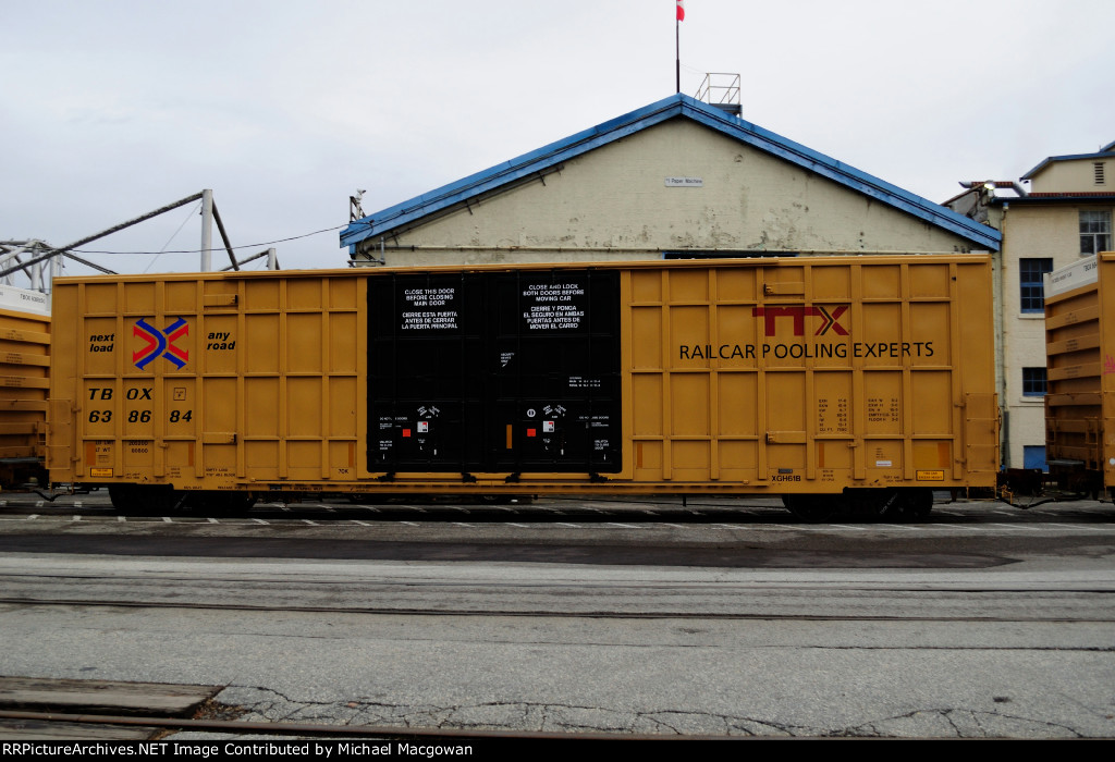 TBOX 638684 60-9 ft Double Door Excess Height Boxcar TTX (side B)
