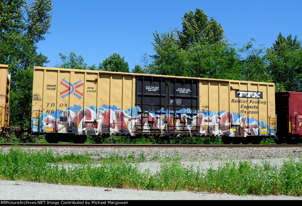 TBOX 660637 60-9 ft Double Door Excess Height Boxcar TTX (side A)