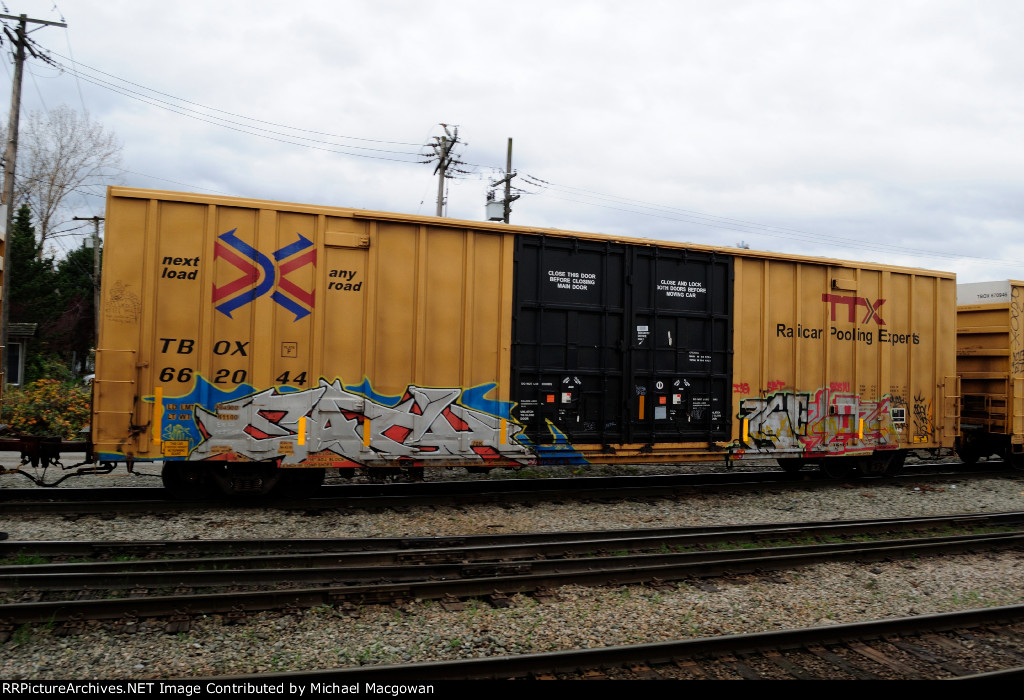 TBOX 662044 60-9 ft Double Door Excess Height Boxcar TTX (side A)