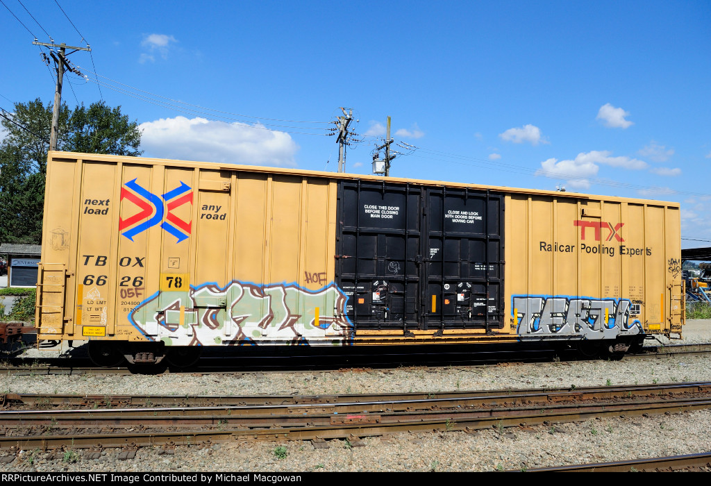 TBOX 662678 60-9 ft Double Door Excess Height Boxcar TTX (side A)