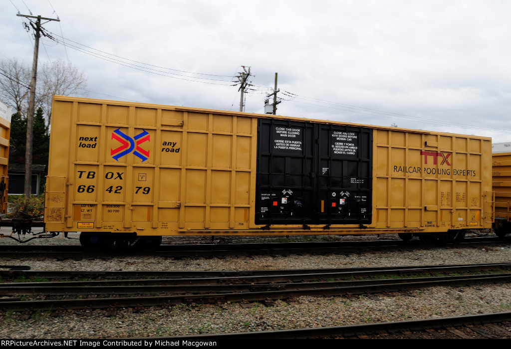 TBOX 664679 60-9 ft Double Door Excess Height Boxcar TTX (side A)