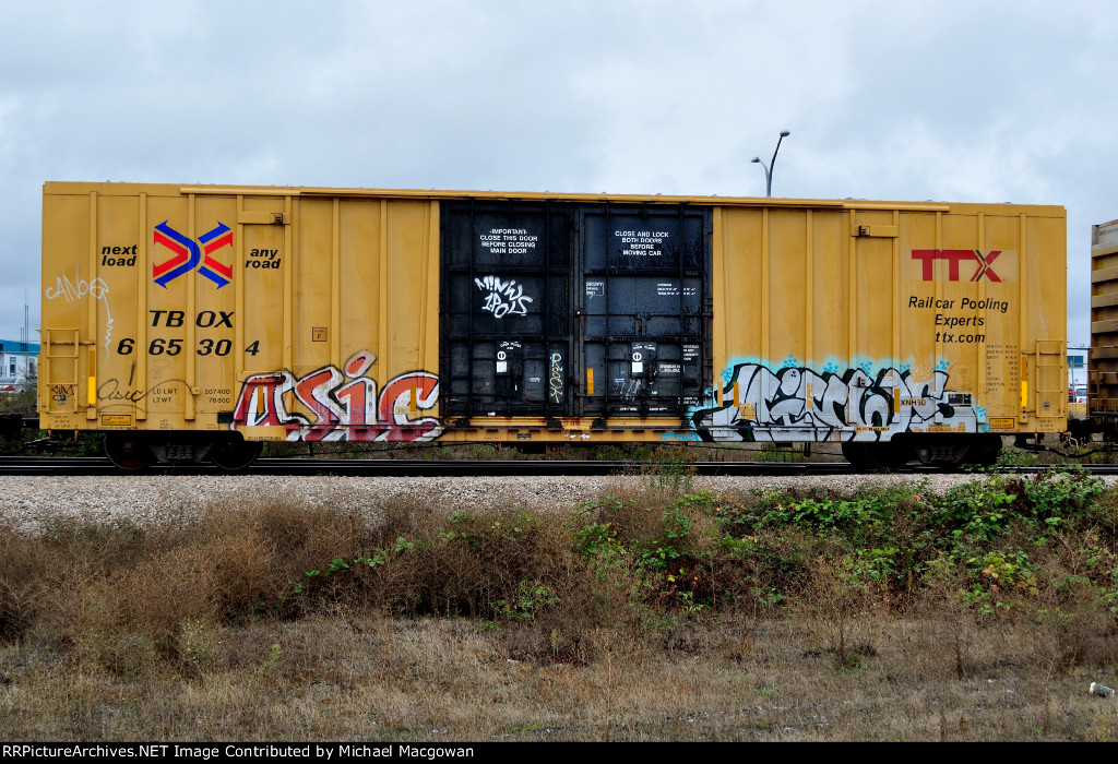 TBOX 665304 80-9 ft Double Door Excess Height Boxcar TTX (side A)
