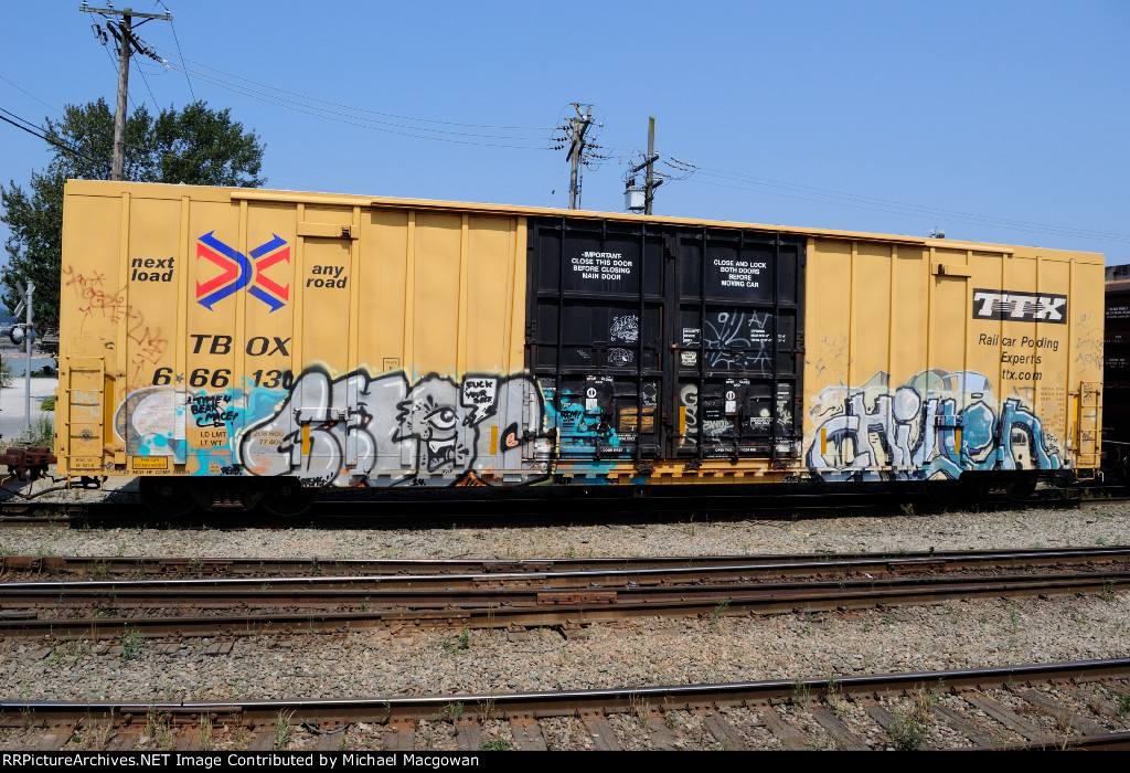 TBOX 666130 60-9 ft Double Door Excess Height Boxcar TTX (side A)