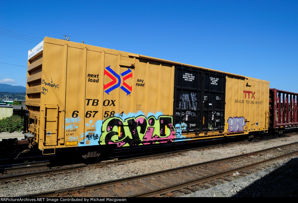 TBOX 667584 60-9 ft Double Door Excess Height Boxcar TTX (side B)