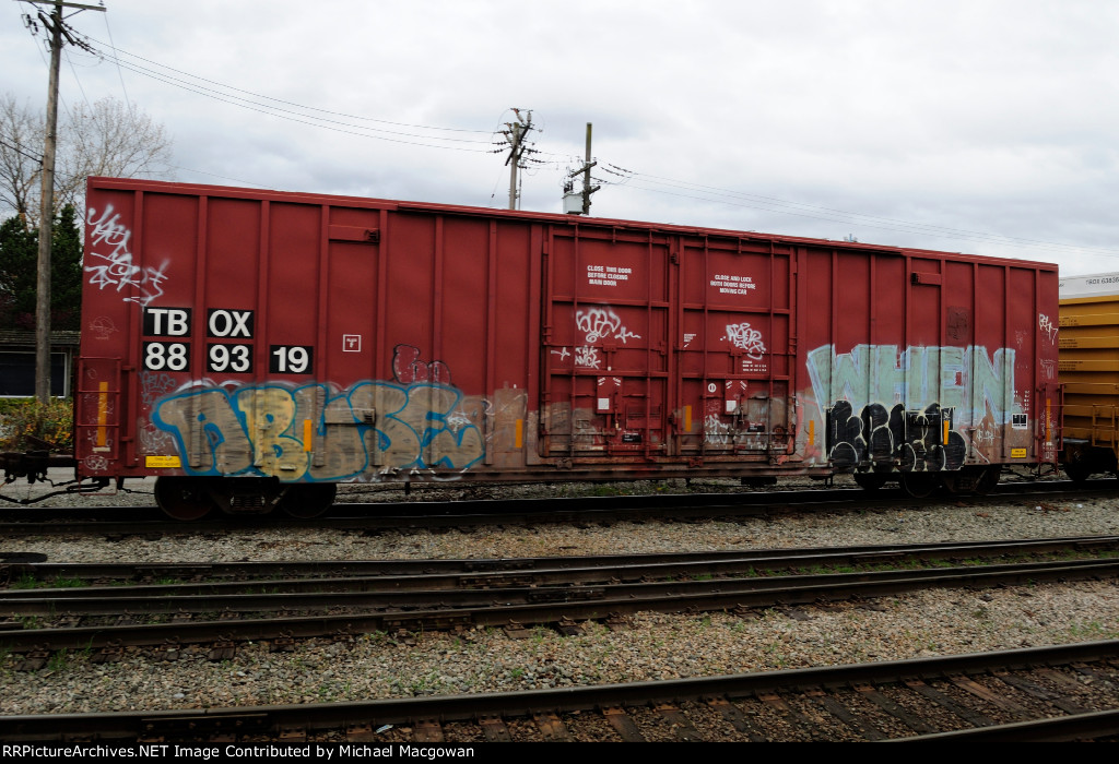 TBOX 889319 60-9 ft Double Door Excess Height Boxcar (side A)