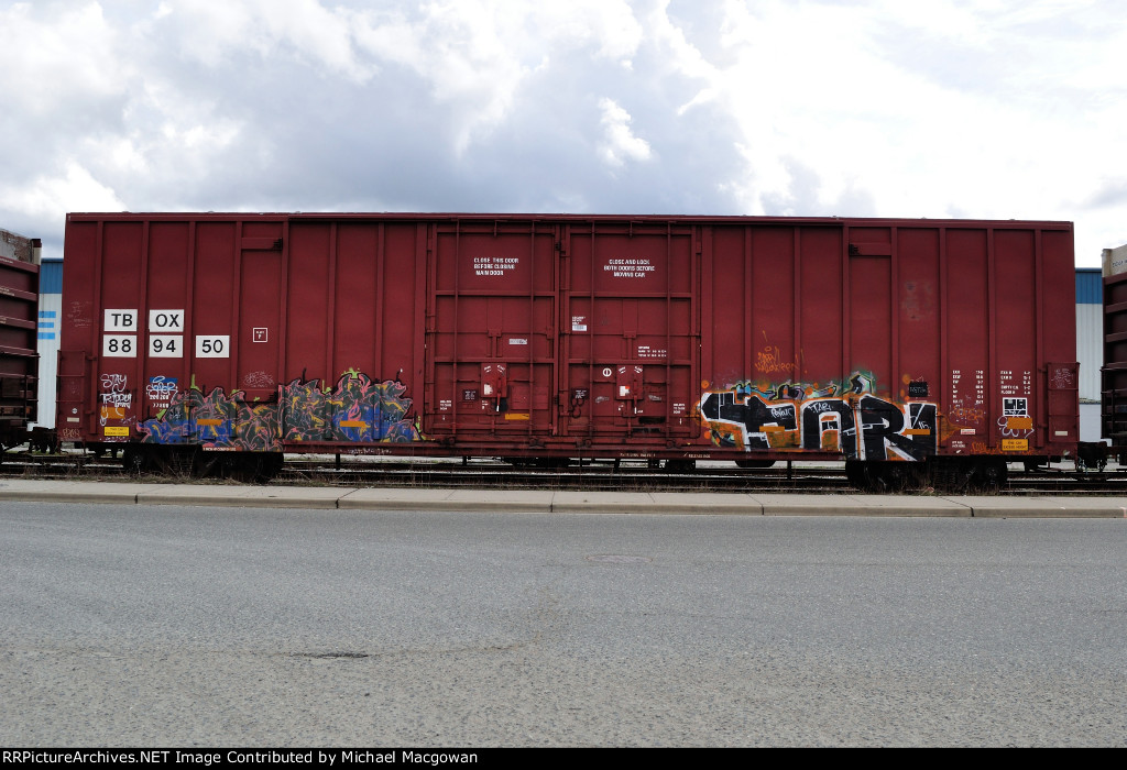 TBOX 889450 60-9 ft Double Door Excess Height Boxcar (side B)