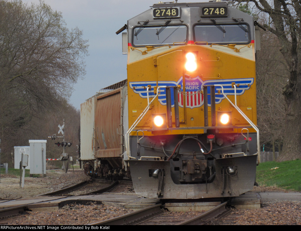 UP 2748 6964 Southbound into Siding Track