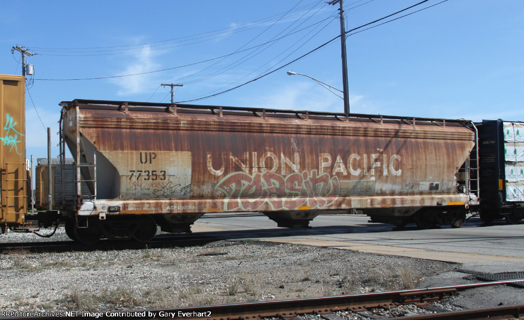 UP 77353 - Union Pacific