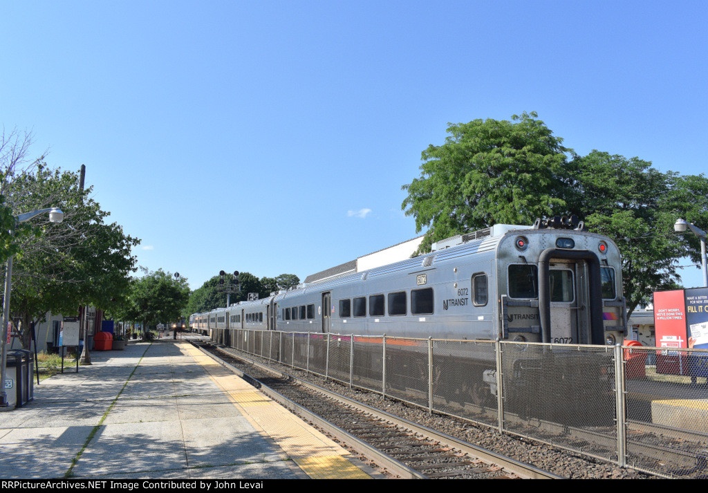 NJT Comet V Cab on rear of Train # 77 passing Ramsey Main St Station