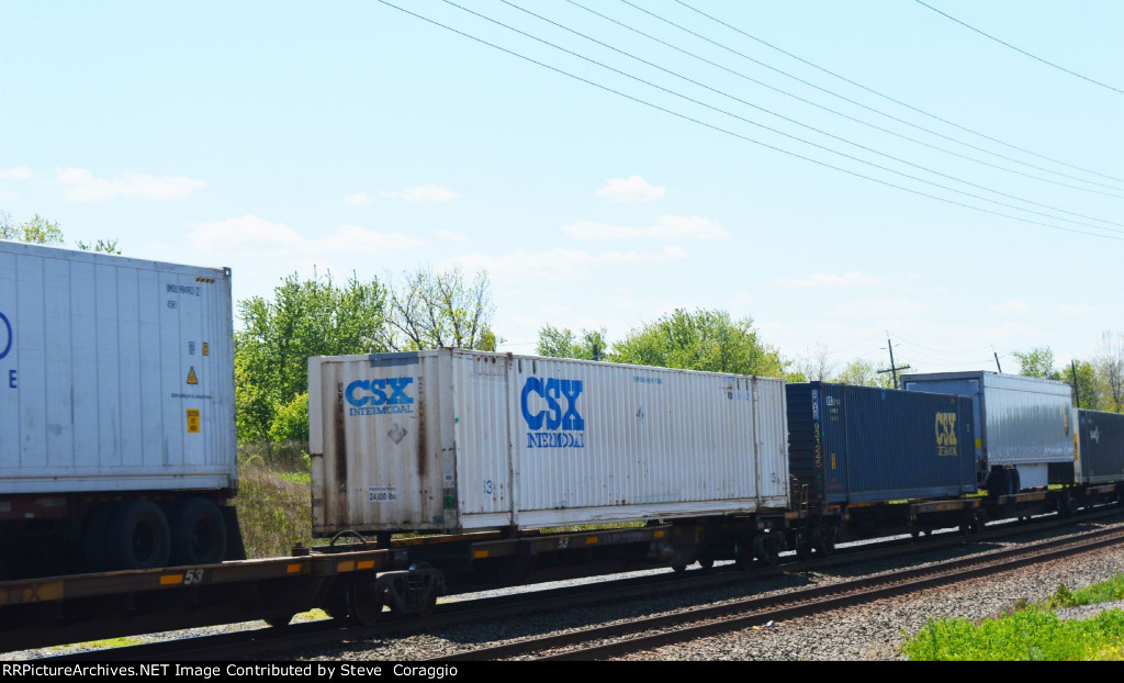 UMUX 931245 with CSX Intermodal Name