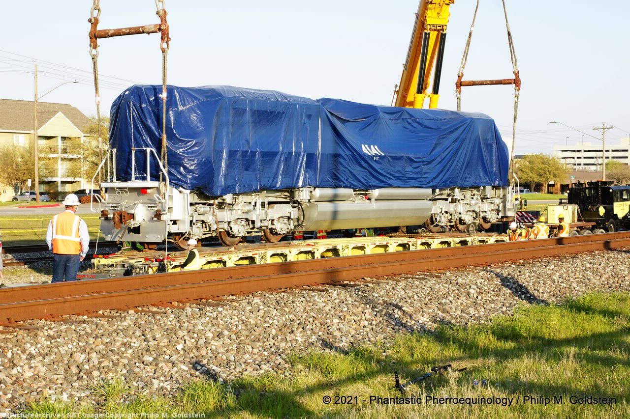 UP 4141 - contact for the rear truck