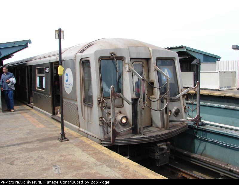 Slant R40 4281