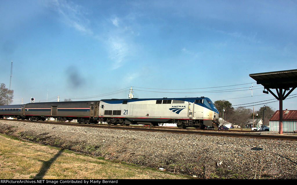 AMTK 21, Tr 80, The Carolinian, About to Make Its Station Stop