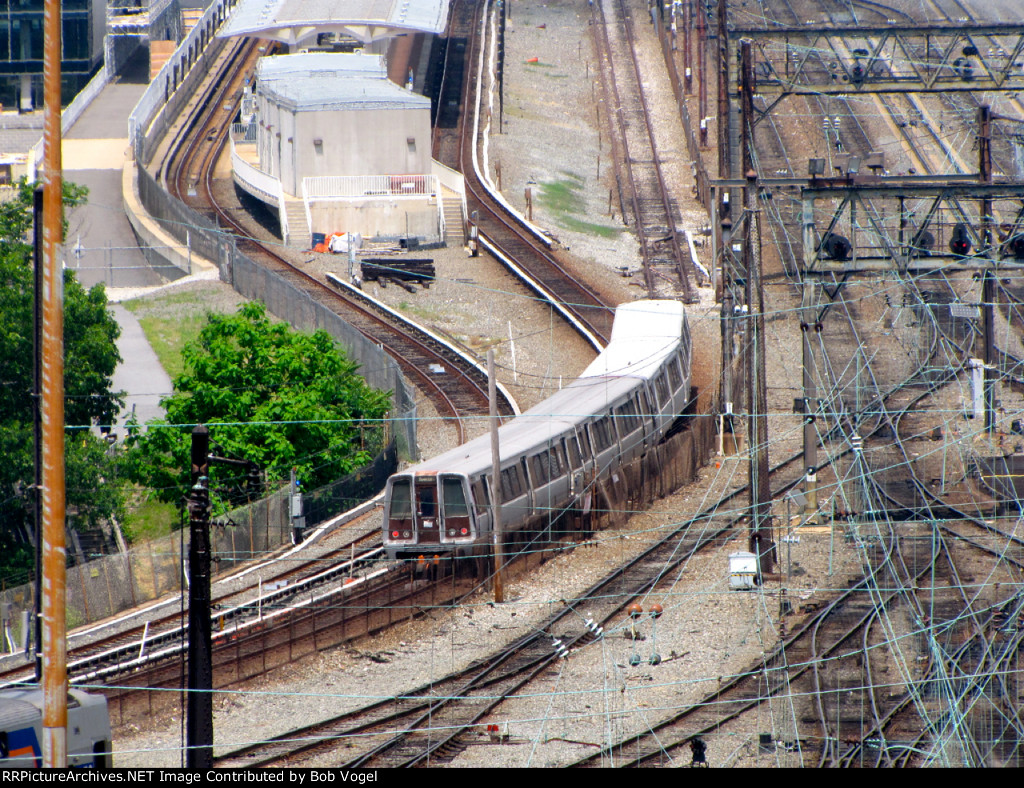 4-car Red Line train