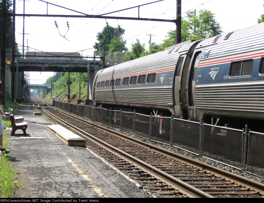 Westbound Keystone waiting to depart