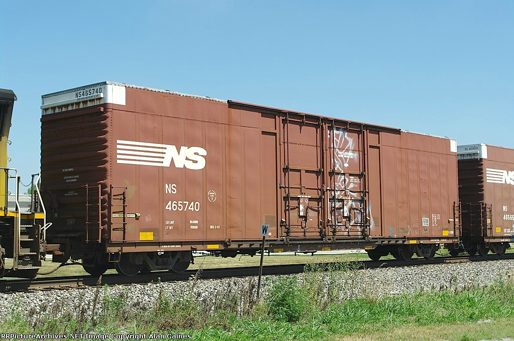 NS Box Car 465740