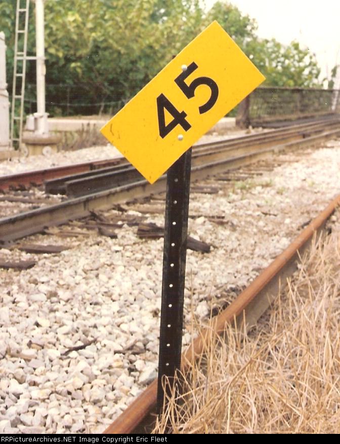BN advance warning speed sign