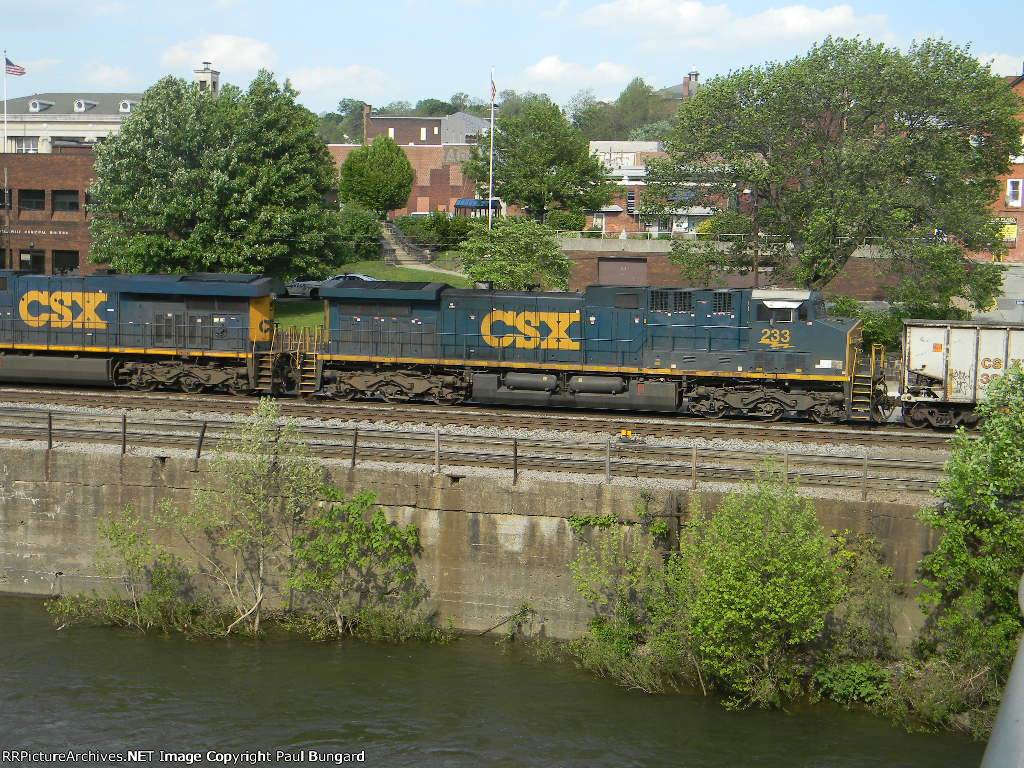 CSX 233 GE AC44CW 5/22/2014