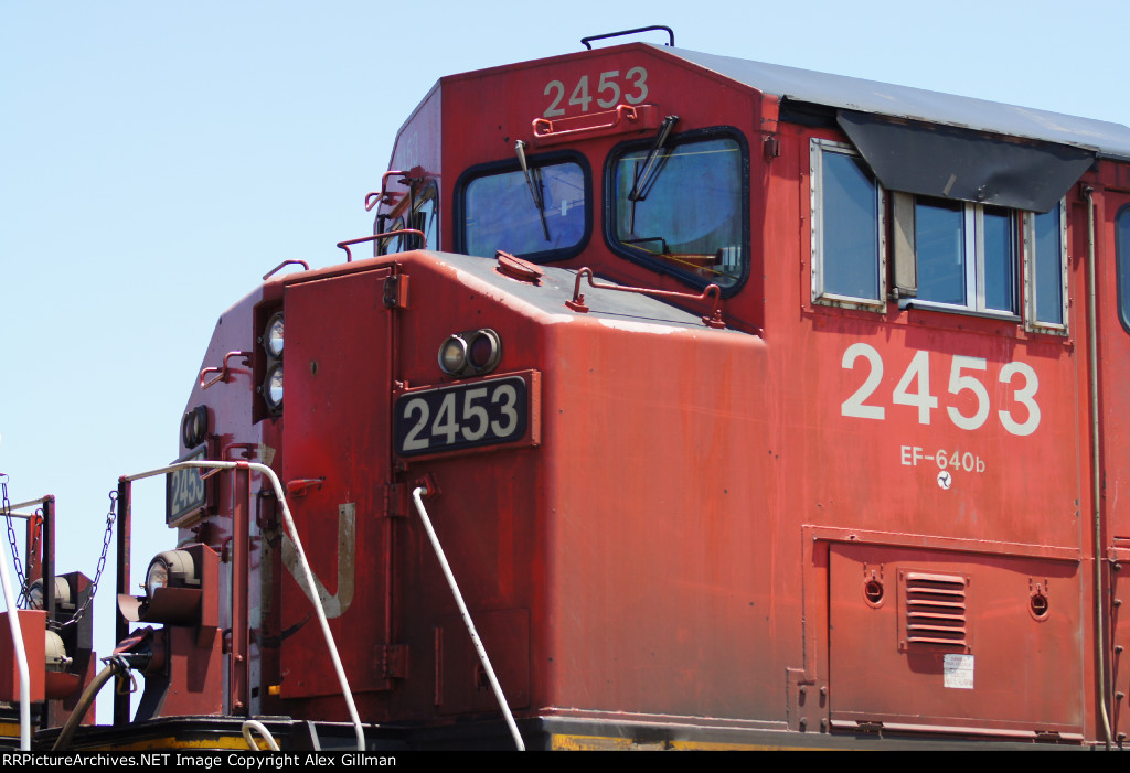 CN 2453 Cab-Shot