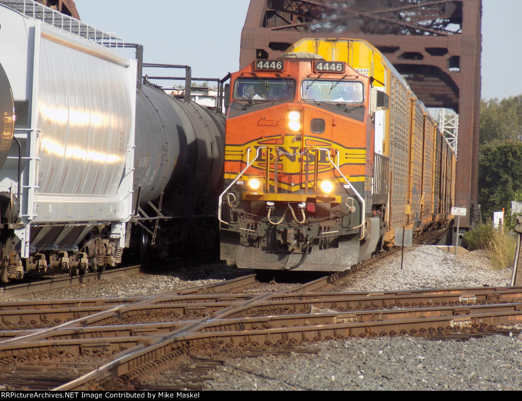 BNSF 4446