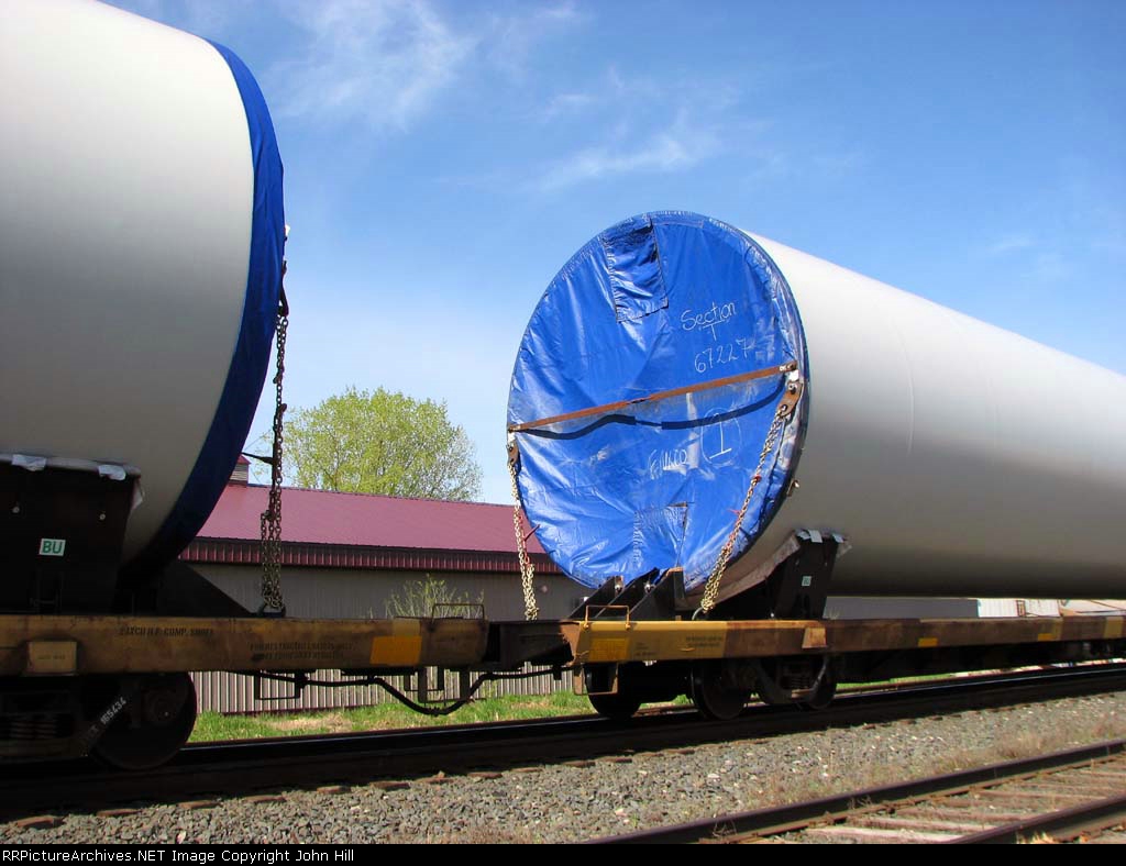 100418021 Eastbound CP Wind Turbine (Windmill) Train