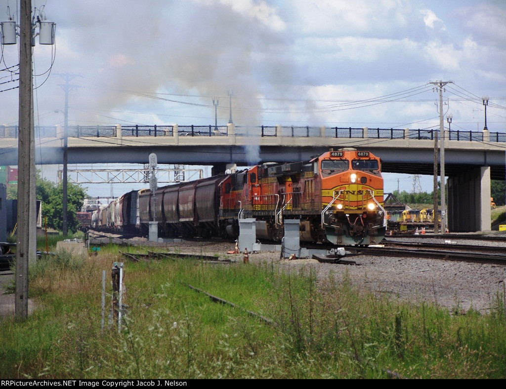 BNSF 4879