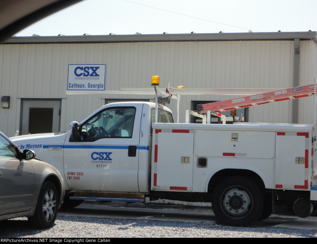 CSX 97338 at the CSX Calhoun Maintenance Office