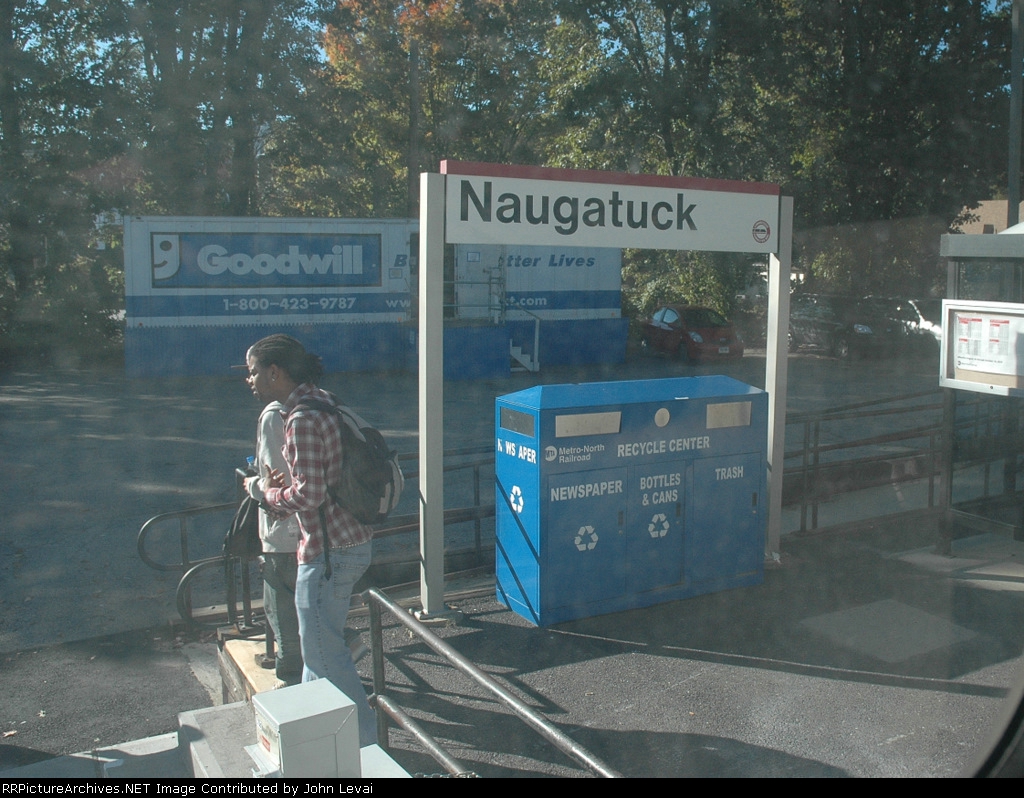 MNR Station Sign