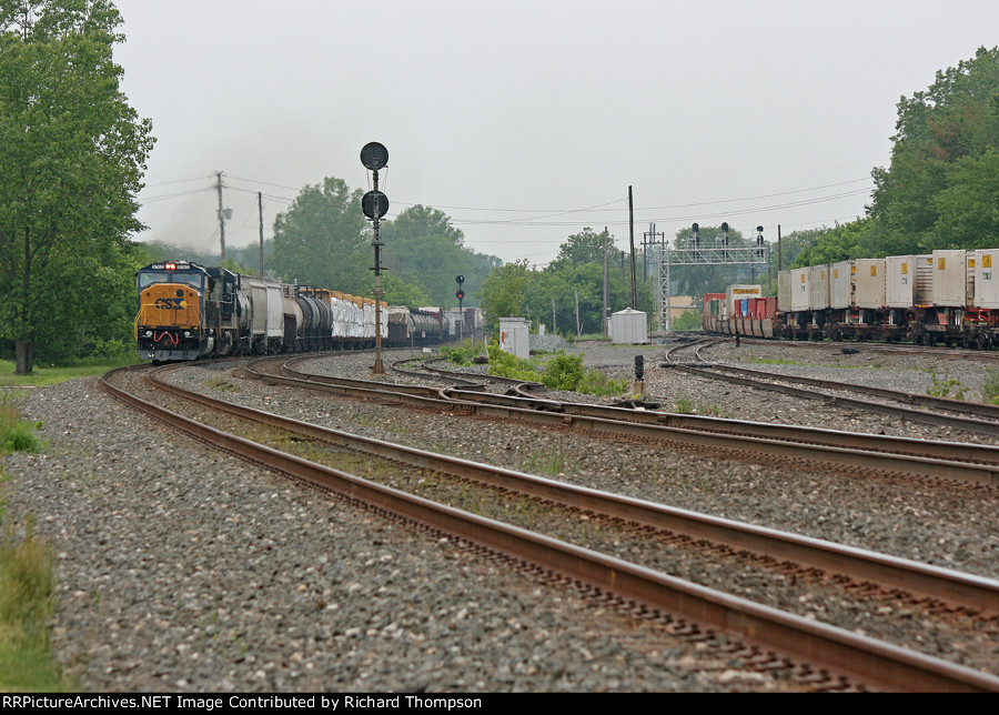 CSX 8762 on CSX Q386-17