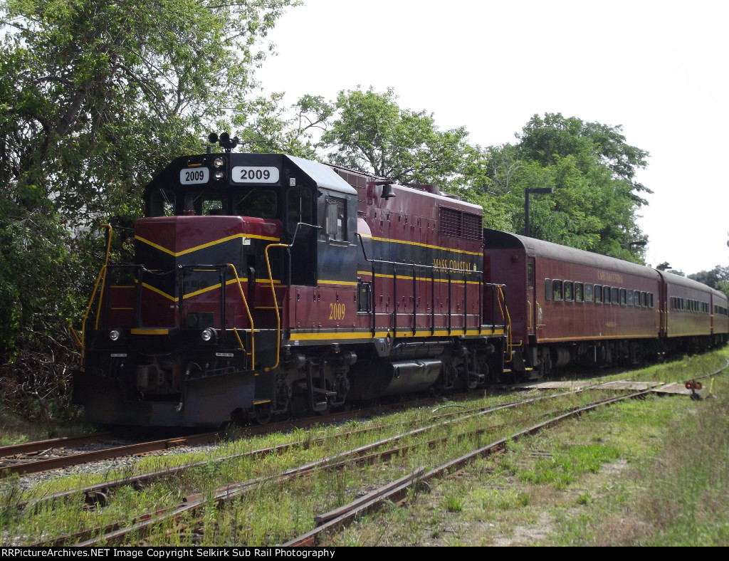 GP28 in the Station
