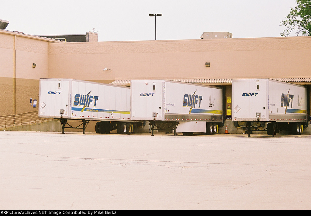Swift Transportation This photo was snapped at Sam's Club.