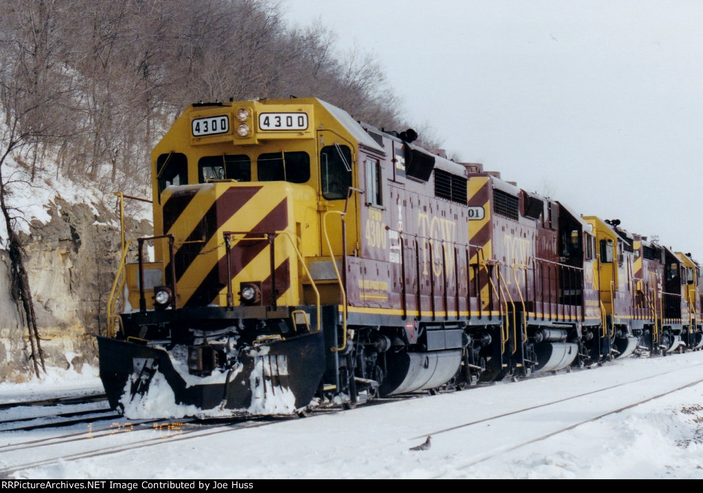 5)TCWR%204300%20WEST.jpg