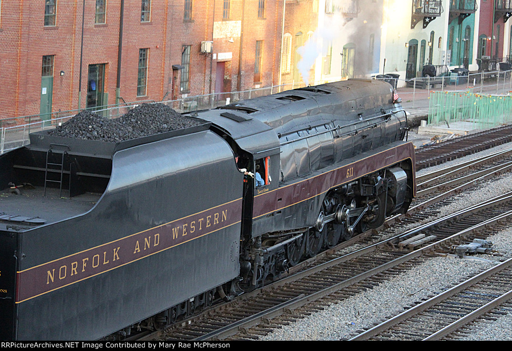 Does The N&W 611 J Class Run On Oil or Coal? : r/trains