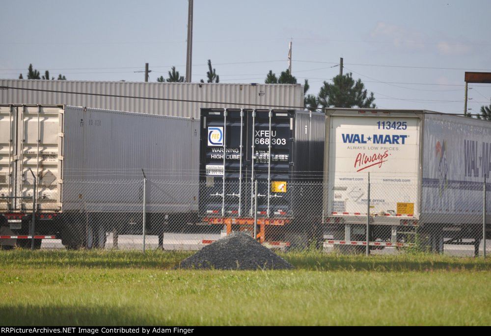XFEU 668303 FEC Container