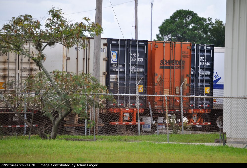 XFEU 668030 FEC Containers