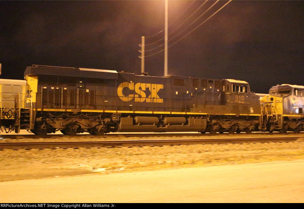 CSX 910