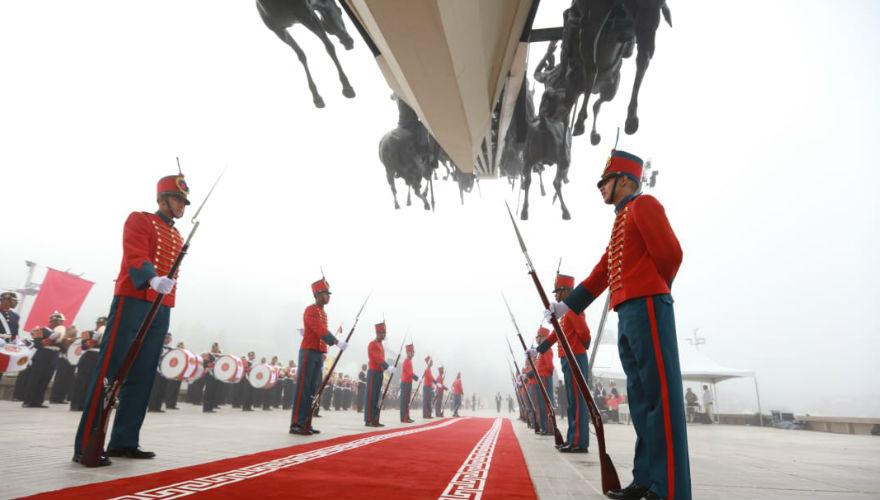 Imagen de varios soldados en el monumento a los lanceros del Pantano de Vargas, en Paipa, Boyacá