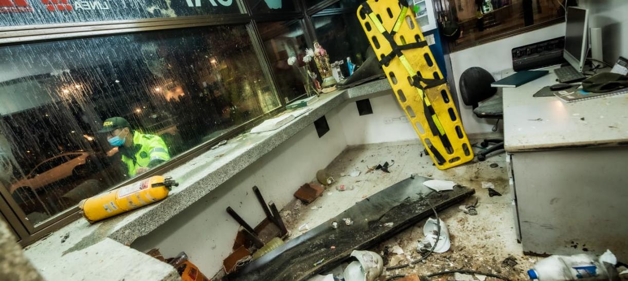 Alcaldía adelanta atención a los afectados por atentado en CAI