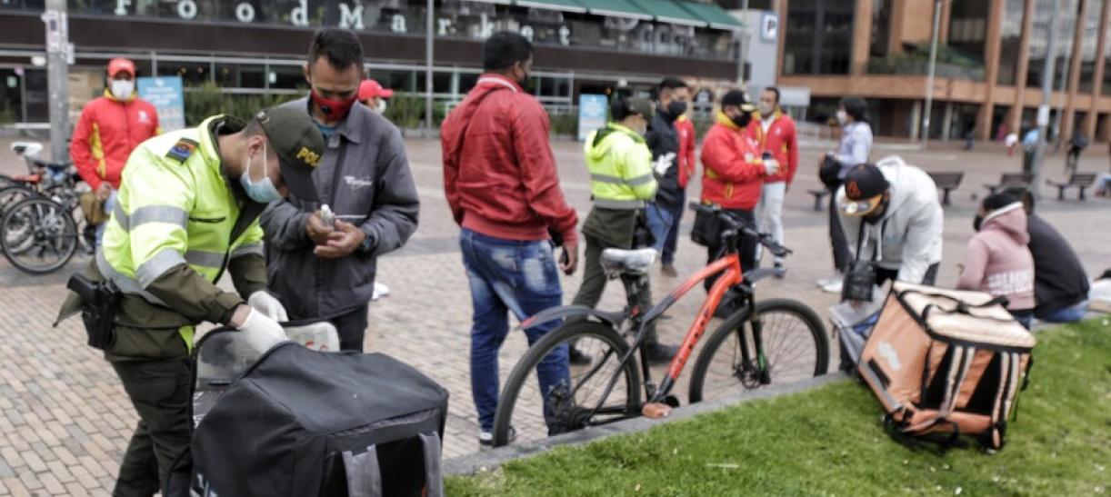 Multas pendientes Bogotá: inscribirse para pagarlas con trabajo comunitario.