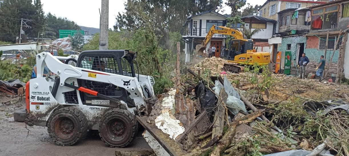 Viviendas afectadas por las lluvias en la vía Bogotá- La Calera.