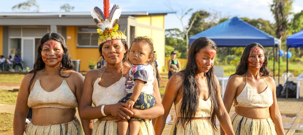 Foto de cuatro mujeres indígenas. Ilustra nota sobre pago extraordinario de $500.000.