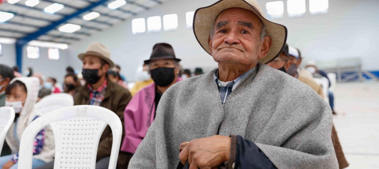 Personas de tercera edad beneficiarios de Colombia Mayor.