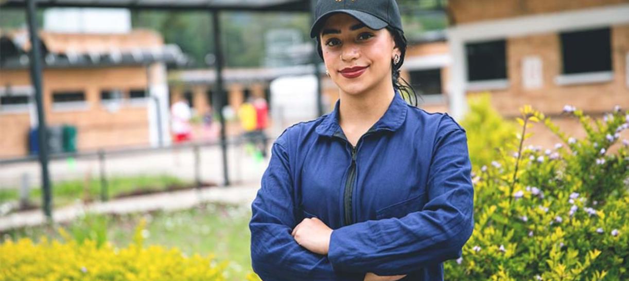Estudiante del SENA en uno de los campus o sedes.