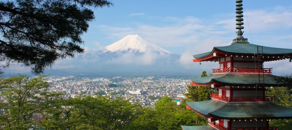 Foto de Honshu, Japón, con el monte Fuji al fondo.