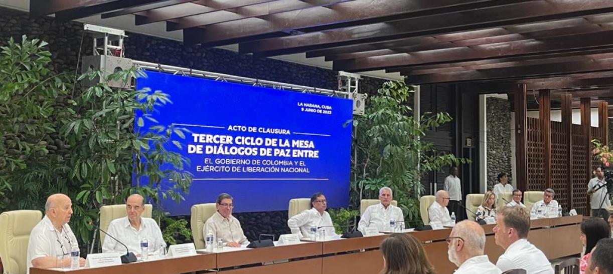 Diálogos con ELN: inicio de cese al fuego y Comité de Participación.